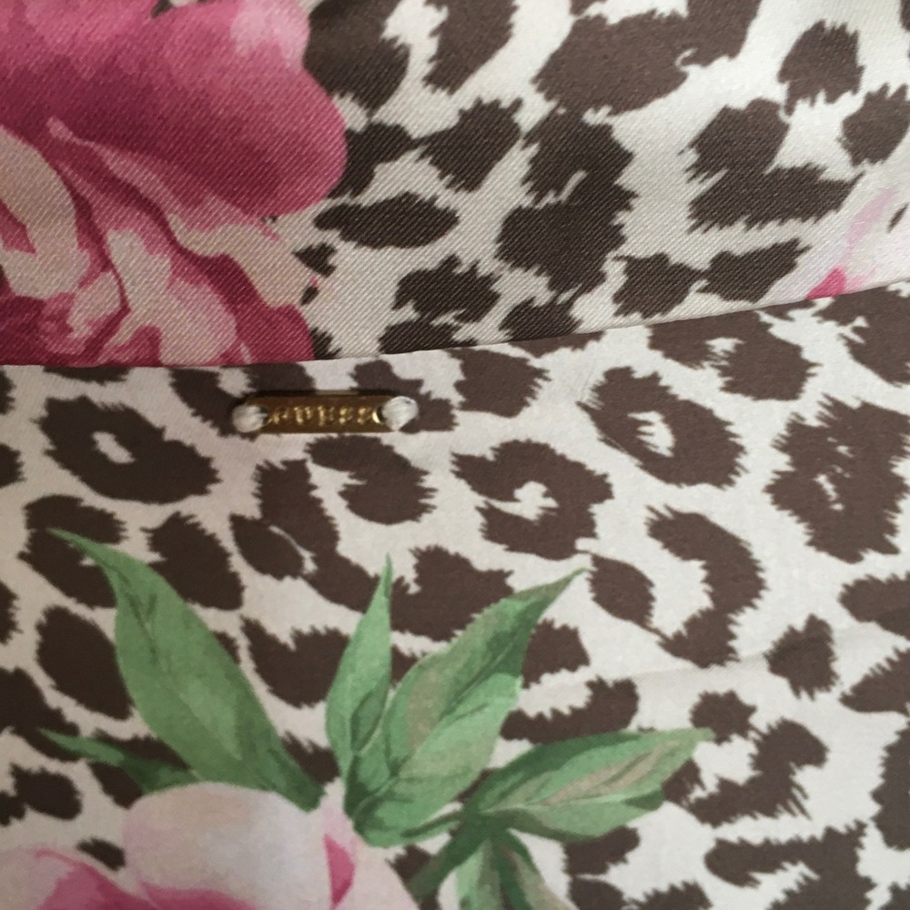 NWT Guess Floral Leopard Button-Up Blouse - Picture 4 of 11